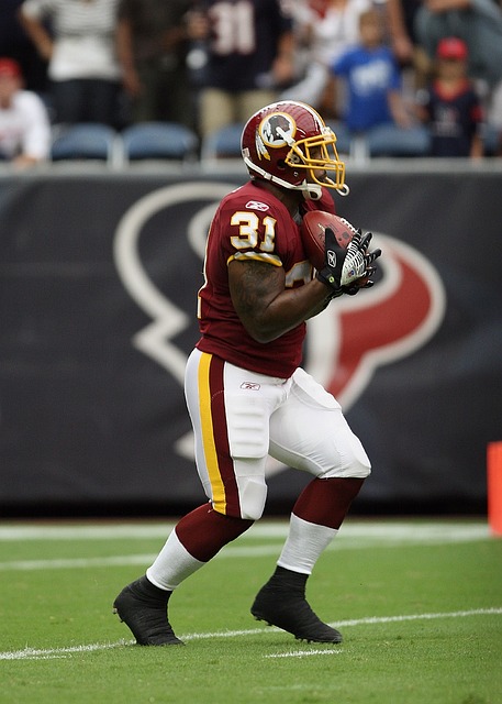 亚冠精英联赛西亚区已有5队晋级淘汰赛，东亚区.